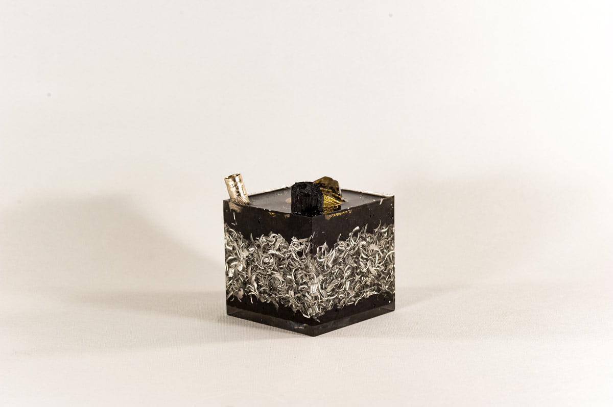 cubo inorgonite con tormalina