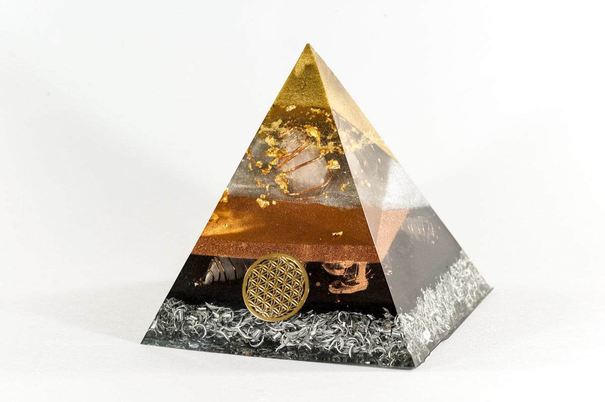 piramide_obligua piramide orgonica con shungite