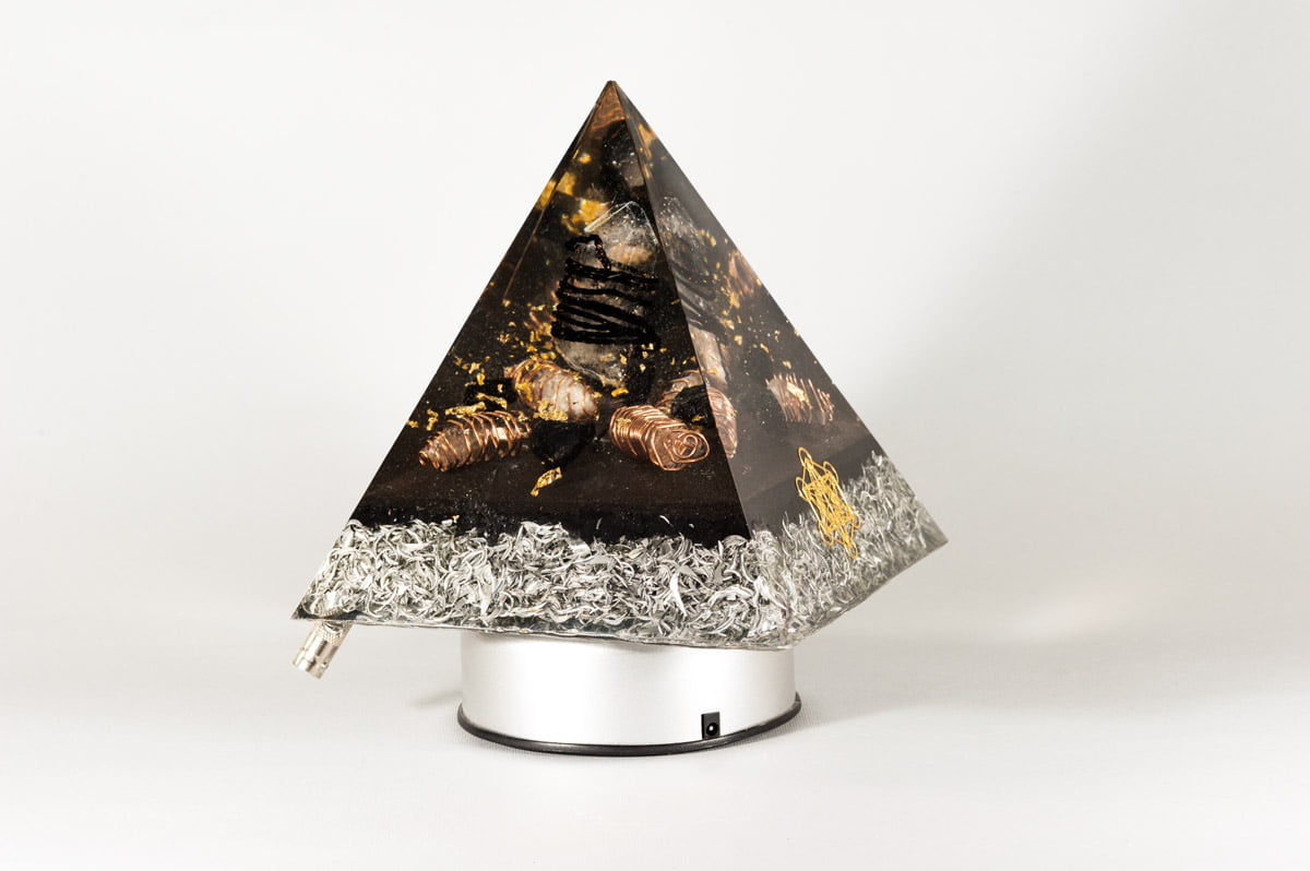 piramide orgonica per obh primo chakra