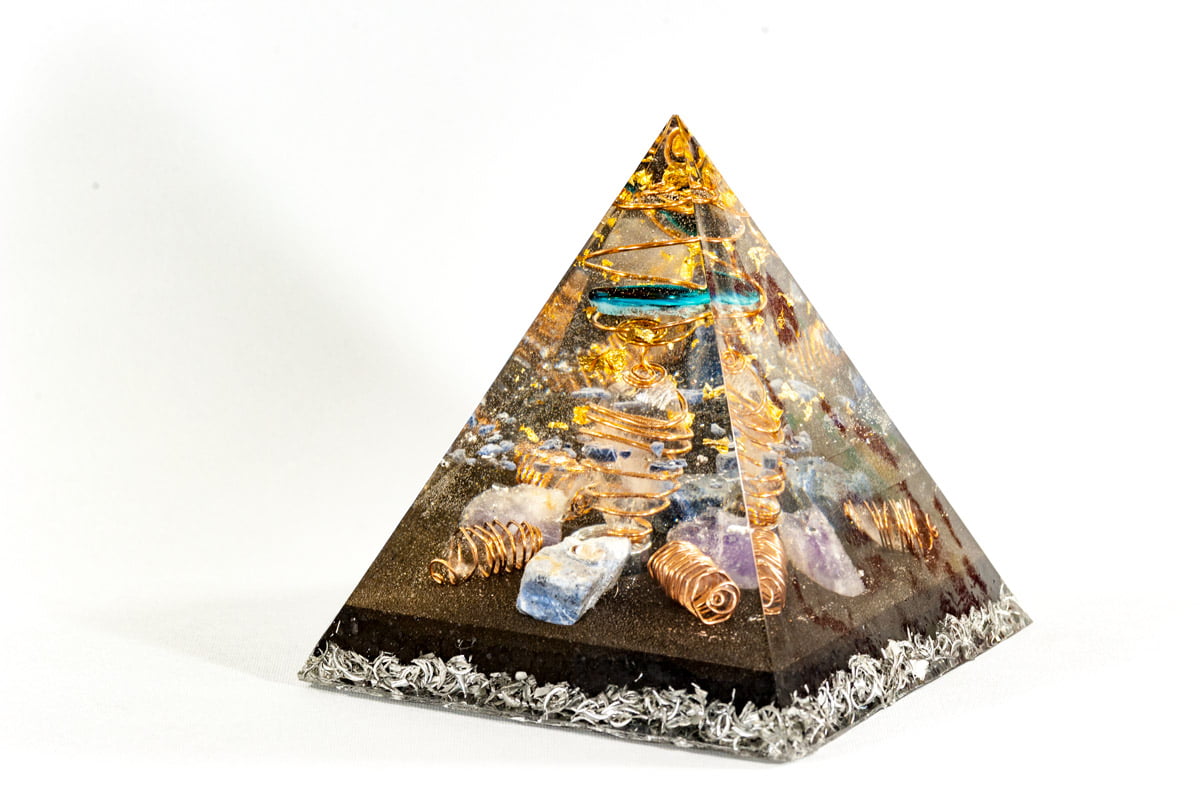 piramide_orgonite_tocco_di_dio_3 piramide orgonica occhio di dio sesto chakra